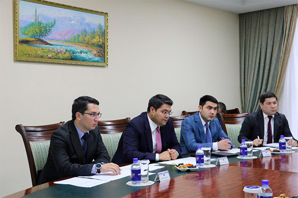 Глава Мининфоком встретился с вице-президентом LG CNS