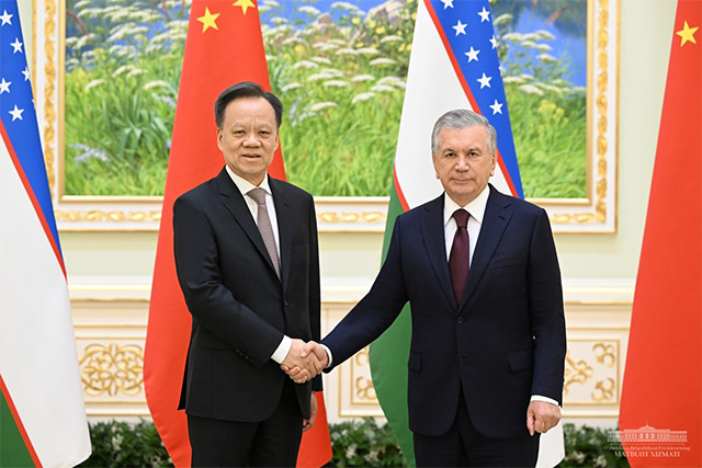 Президент Узбекистана встретился с делегацией Китая