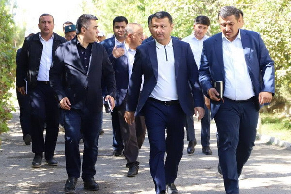 Республика ишчи гуруҳи Шофирконда бўлди