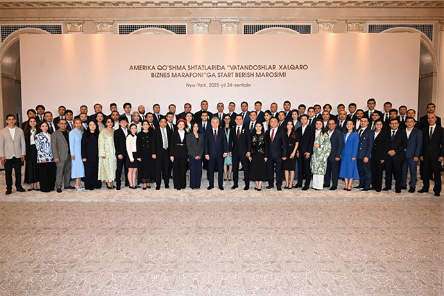 Президент Узбекистана встретился с соотечественниками и стипендиатами Фонда «Эл-юрт умиди»