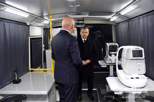 Shavkat Mirziyoyev visits the family polyclinic in Kungrad district