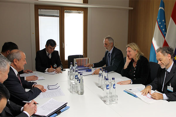 Minister of Foreign Affairs of Uzbekistan meets with Karin Kneissl