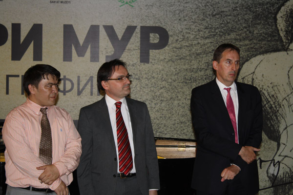 Более 11 тыс. человек посетили выставку Генри Мура в Ташкенте