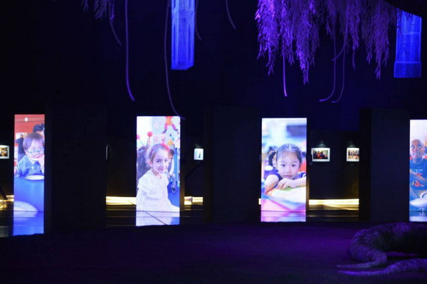 Фотовыставка WearetheChildren открылась в Humo Arena