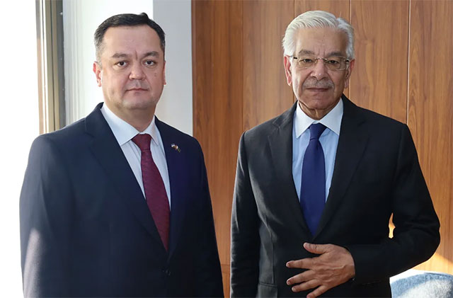 Посол Узбекистана встретился с министром обороны Пакистана
