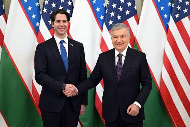 Шавкат Мирзиёев провёл в Вашингтоне переговоры с ключевыми финансовыми институтами США