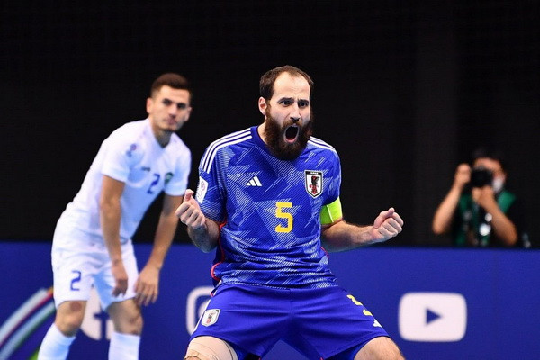Japan defeat Uzbekistan to keep dream alive