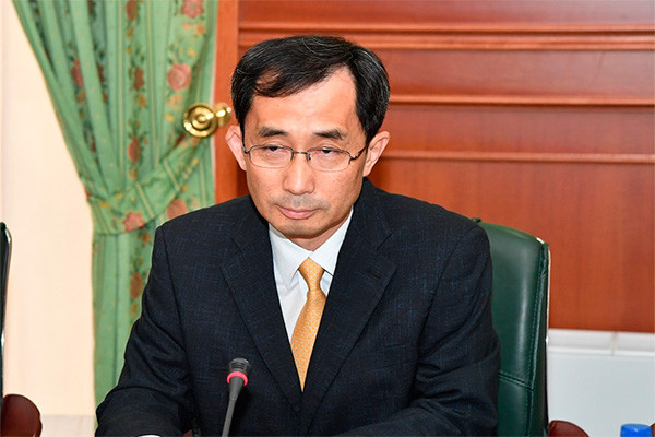 Uzbek FM receives newly appointed South Korean envoy