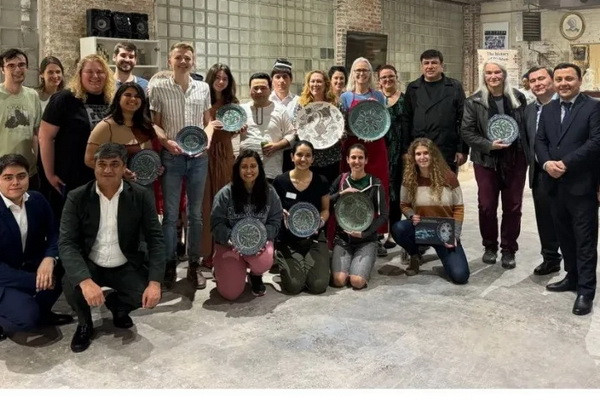 A master class and seminar with the participation of Rishtan potters is being held in the USA