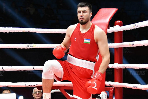Bahodir Jalolov defeats Igor Shevadzutskiy in a ten-round fight