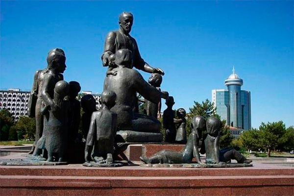 Памятник семье Шамахмудовых открыт на новом месте