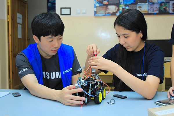 В рамках конкурса IT проектов Intellect2All проходит учебная программа  Samsung EVP