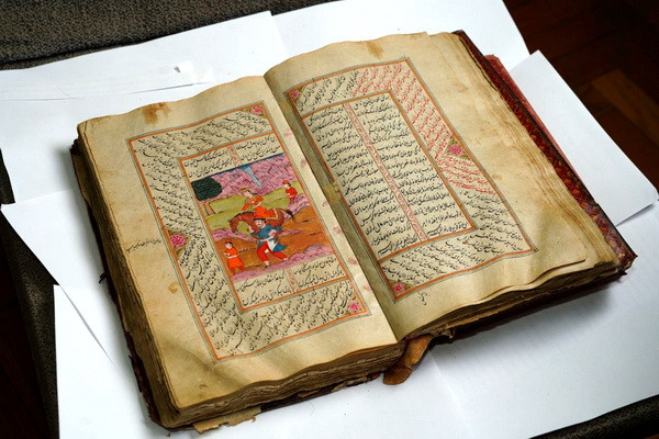 Послания средневековья и тайны прошлого: в Узбекистане впервые издадут книгу с уникальными рукописями великих поэтов и мыслителей