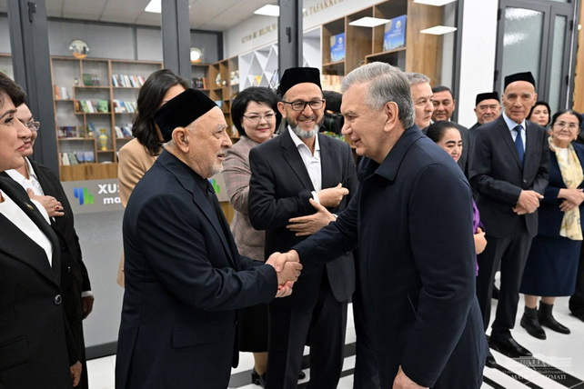 Президент «Хушнуд» маҳалласидаги ўзгаришлар билан танишди