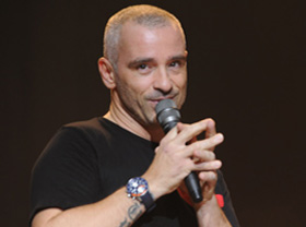 Эрос Рамазотти выступил в поддержку женщин с диагнозом РМЖ