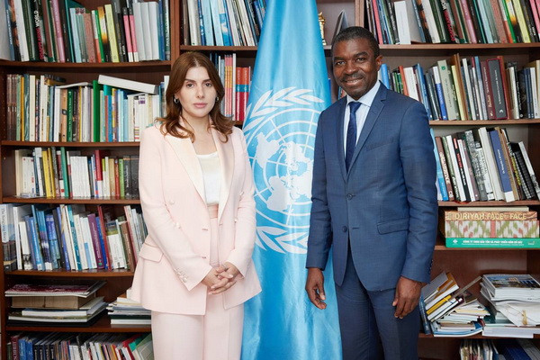 A delegation of Uzbekistan holds a meeting with the director of the UNESCO World Heritage Center