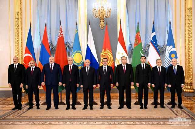 Шавкат Мирзиёев принимает участие в очередном заседании Совета глав государств СНГ