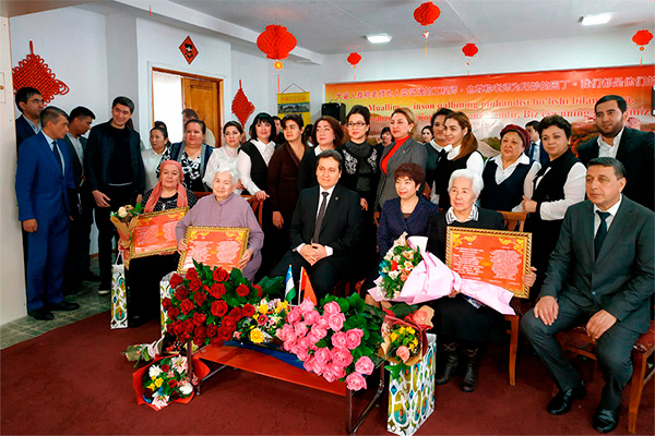 Tashkent hosts a ceremony honoring teachers from China