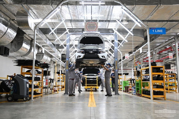 Глава ТПП поддержал идею введения таможенных пошлин на электромобили