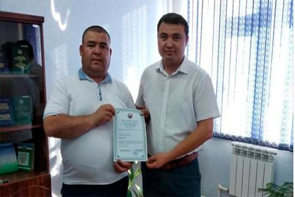 Наманганский предприниматель основал книжный благотворительный фонд