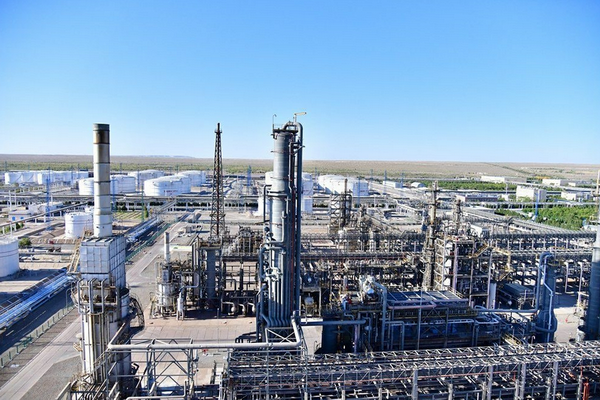 На Бухарском нефтеперерабатывающем заводе произведено локализованной продукции на 1387,01 миллиарда сумов