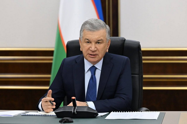 Президент поручил ускорить развитие отстающих районов Джизакской области