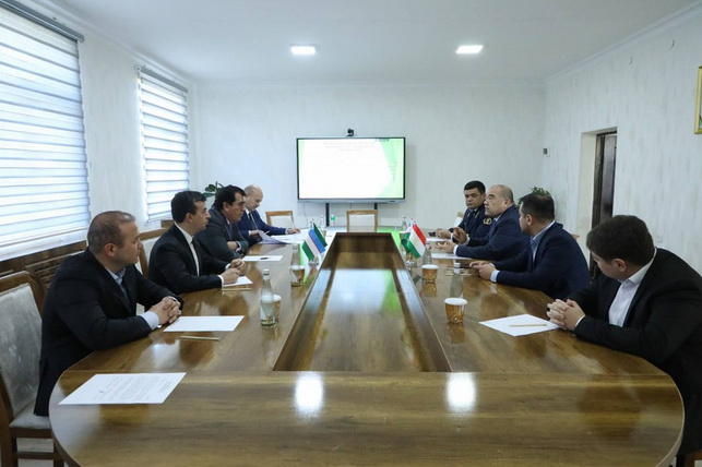 Узбекистан и Таджикистан договорились нарастить железнодорожные грузоперевозки