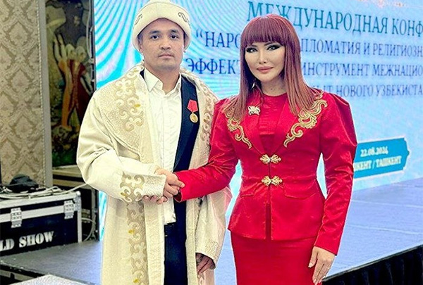Uzbek boxing coach awarded Chingiz Aitmatov medal