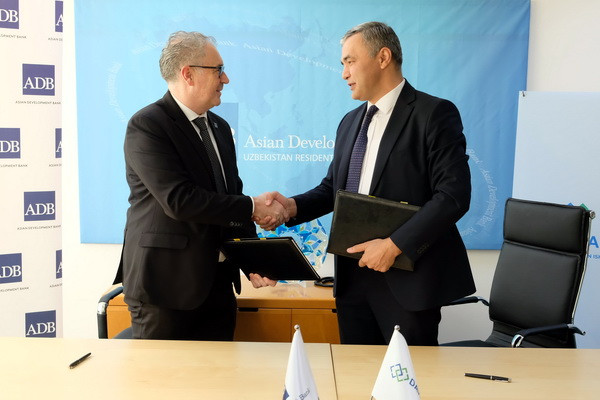 АБР подписал соглашение о партнерстве с Давр банком для расширения поддержки торговли в Узбекистане