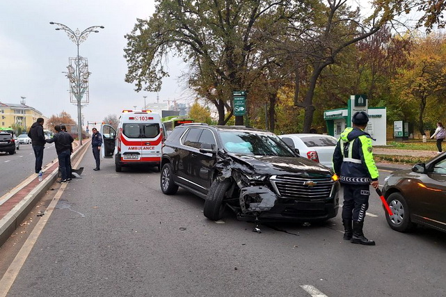 В Ташкенте ДТП с 15 авто: водитель госпитализирован