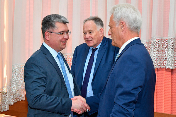 Dilshod Akhatov meets with the Chairman of the Committee for Economic Cooperation and Development of the German Bundestag
