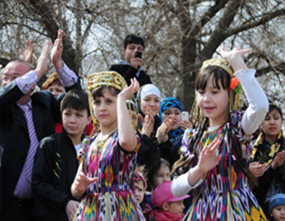 Наступление весны и Навруз отметили в Астрахани