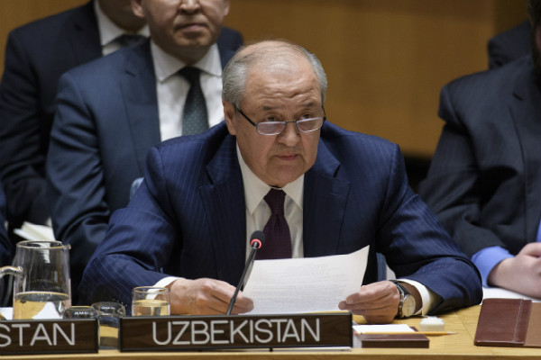 Uzbek, Pakistani FMs exchange views on situation in region