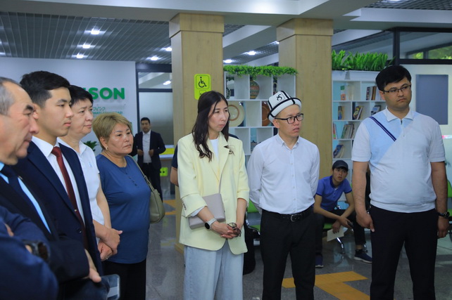 Кыргызская делегация изучает реформы госуправления в Намангане