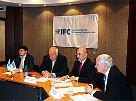 Программа IFC по управлению рисками помогает повысить финансовую стабильность в Центральной Азии