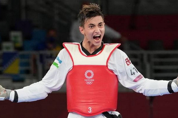 Ulugbek Rashitov advances to the taekwondo final at the Olympics for the second time