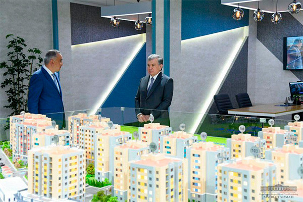 Uzbek President visits new houses in Tashkent’s Boghistan Street