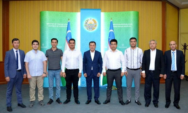 Глава МИД провел встречу с группой молодых отечественных специалистов по ИКТ