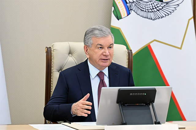 Мирзиёев поручил сократить бюрократию в госуслугах