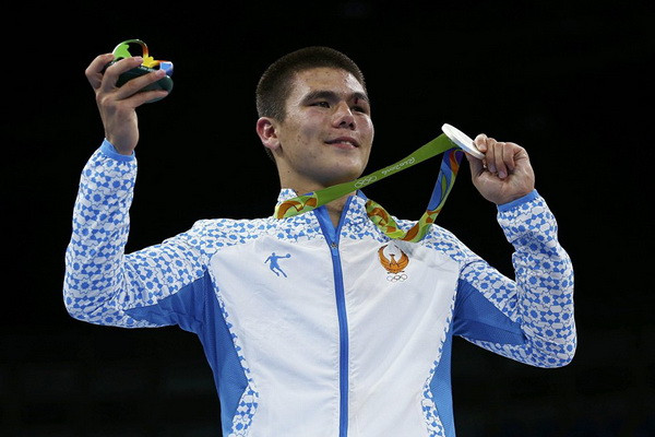 Узбекский боксер Бектемир Меликузиев дисквалифицирован на четыре года