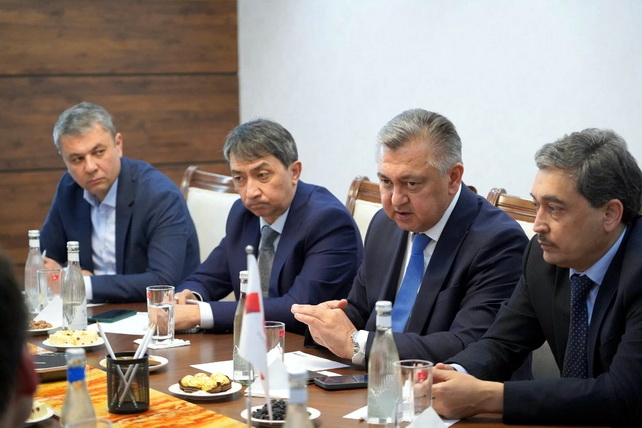 УзРВБ и Азиатский банк развития обсудили перспективы модернизации финансового сектора Узбекистана