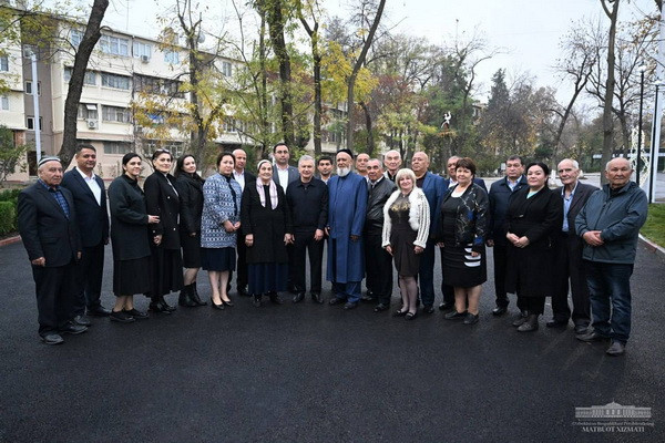 Президент ознакомился с благоустройством и подготовкой к зиме в махаллях
