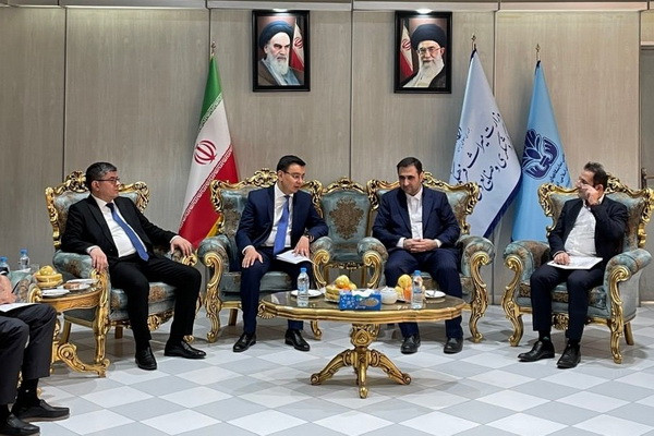 Делегация Узбекистана принимает участие в международной выставке в Иране