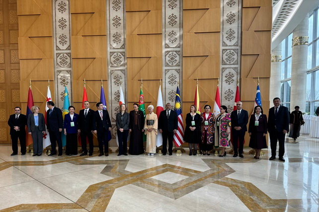 Узбекистан представил опыт борьбы с гендерным насилием в Ашхабаде