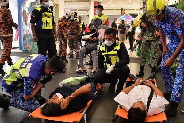 Поезд-робот устроил аварию в метро Куала-Лумпура