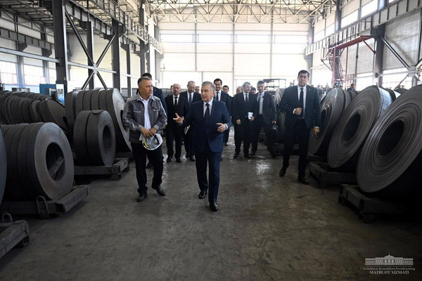 Президент саноат корхоналарини бориб кўрди