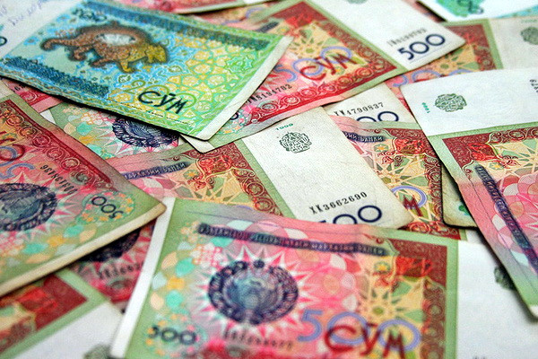 ЦБ сообщили о возобновлении обмена старых банкнот и монет номиналом 50, 100, 200 и 500 сумов на новые