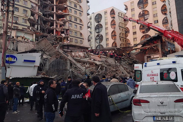 Число жертв землетрясения в Турции и Сирии превысило 35 тысяч человек