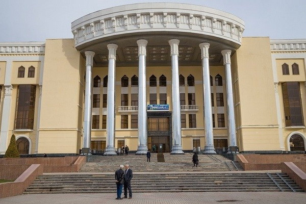 Назначен ректор Института национального эстрадного искусства имени Батыра Закирова