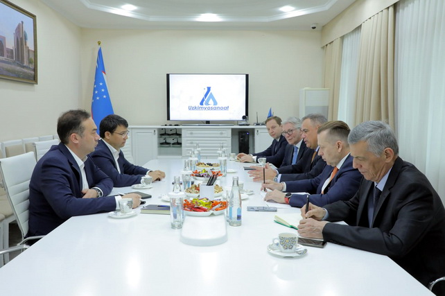 «Ўзкимёсаноат» АЖ ва “Air Products and Chemicals” компанияси раҳбариятларининг учрашуви бўлиб ўтди